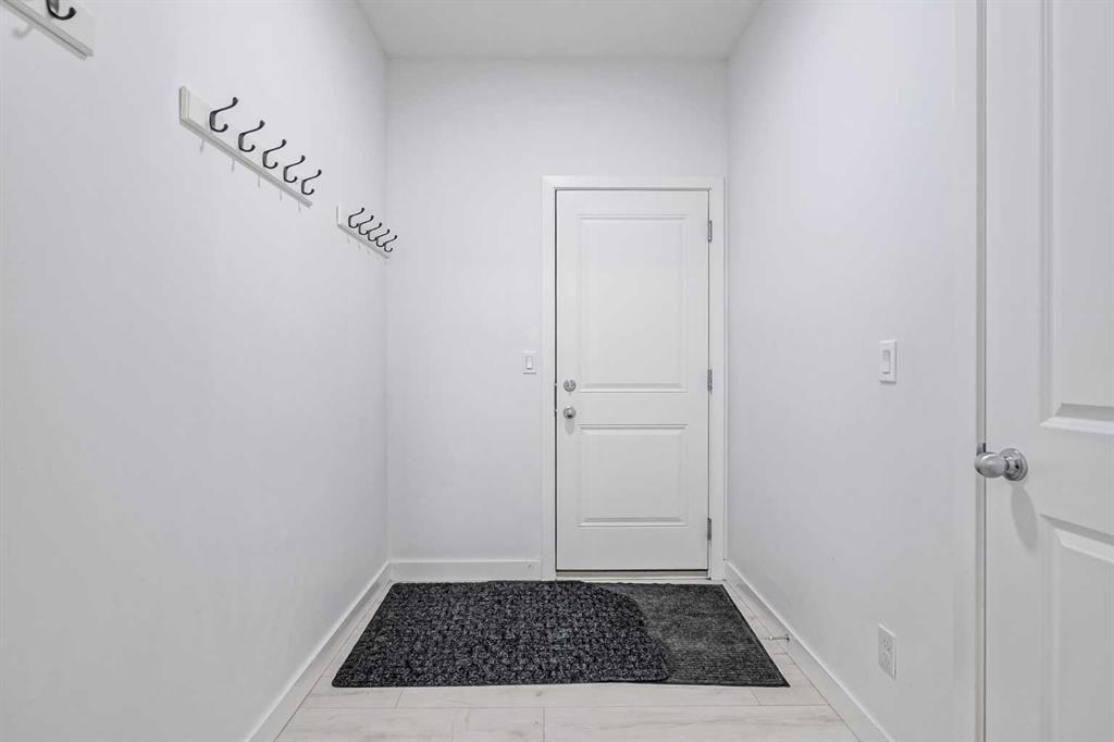 34 Belmont Crescent Southwest, Calgary – Residential Detached Listing Photo 17