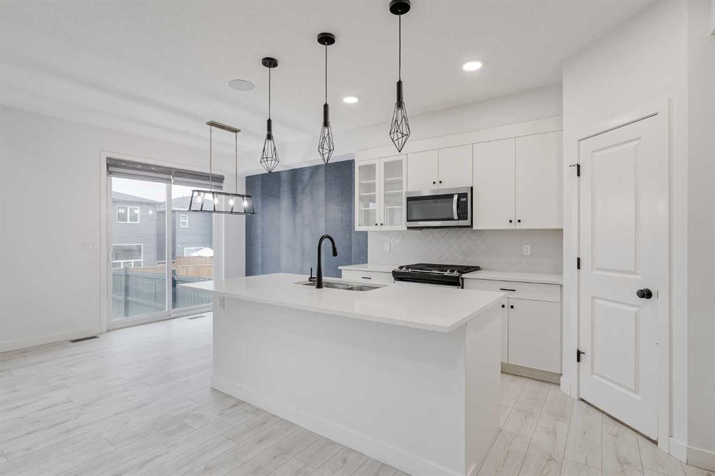 34 Belmont Crescent Southwest, Calgary – Residential Detached Listing Photo 5