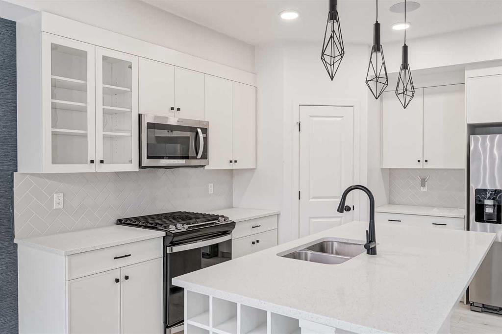 34 Belmont Crescent Southwest, Calgary – Residential Detached Listing Photo 6