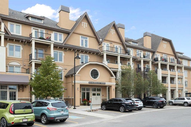 301, 10 Mahogany Mews Se, Calgary