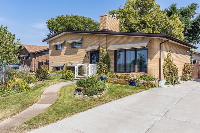 735 Mccutcheon Drive Nw, Medicine Hat