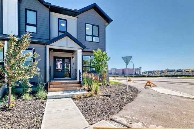 8 Silverton Glen Green Sw, Calgary