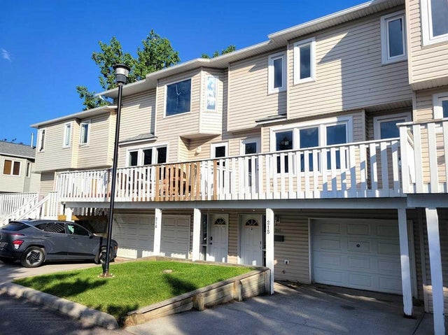 215 Killarney Glen Court Sw, Calgary