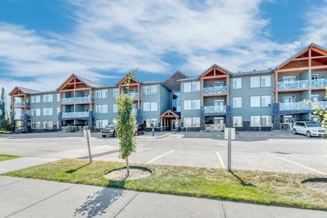 102, 1005b Westmount Drive, Strathmore