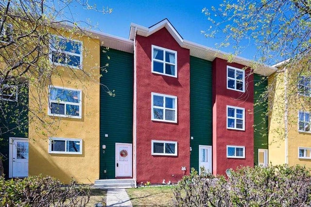 2, 7 Westland Road, Okotoks