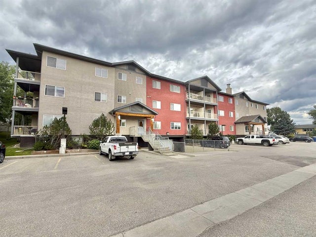 305, 109 Seabolt Drive, Hinton
