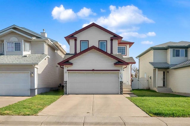 117 Douglas Ridge Circle Se, Calgary