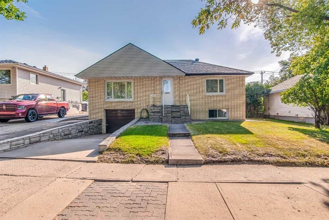 1967 15 Avenue Se, Medicine Hat