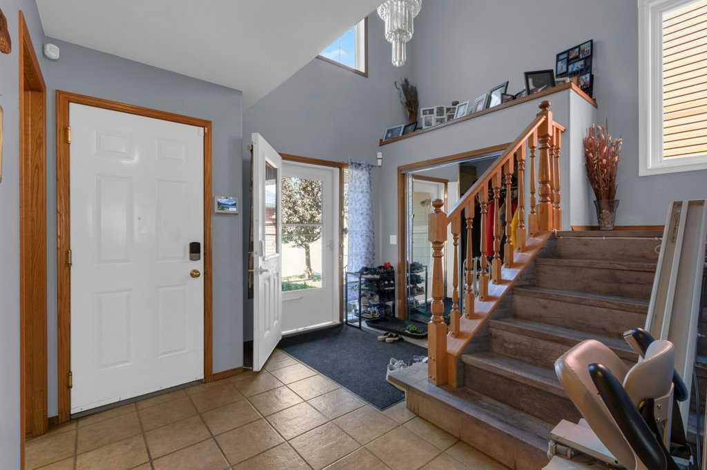 442 Saddlecreek Way Northeast, Calgary – Residential Detached Listing Photo 3