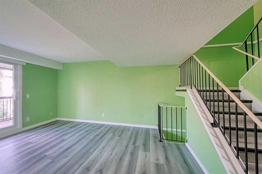 206, 2200 Woodview Drive Southwest, Calgary – Residential Row/Townhouse Listing Photo 12