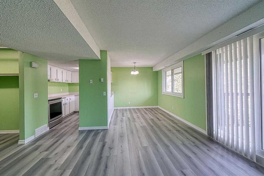 206, 2200 Woodview Drive Southwest, Calgary – Residential Row/Townhouse Listing Photo 14