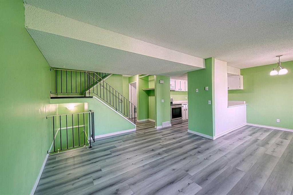 206, 2200 Woodview Drive Southwest, Calgary – Residential Row/Townhouse Listing Photo 15