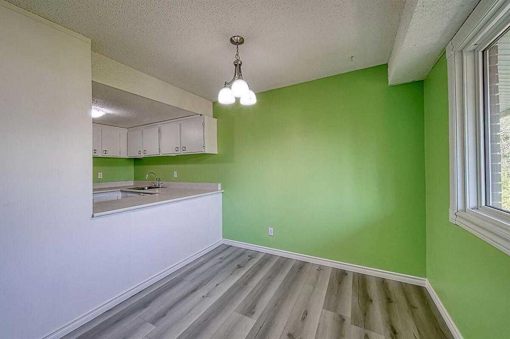 206, 2200 Woodview Drive Southwest, Calgary – Residential Row/Townhouse Listing Photo 17