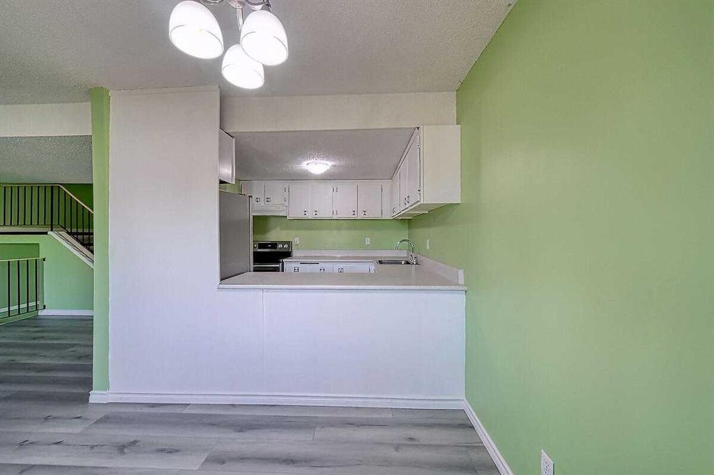 206, 2200 Woodview Drive Southwest, Calgary – Residential Row/Townhouse Listing Photo 19