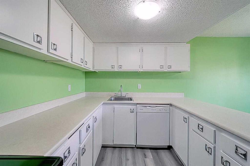 206, 2200 Woodview Drive Southwest, Calgary – Residential Row/Townhouse Listing Photo 22