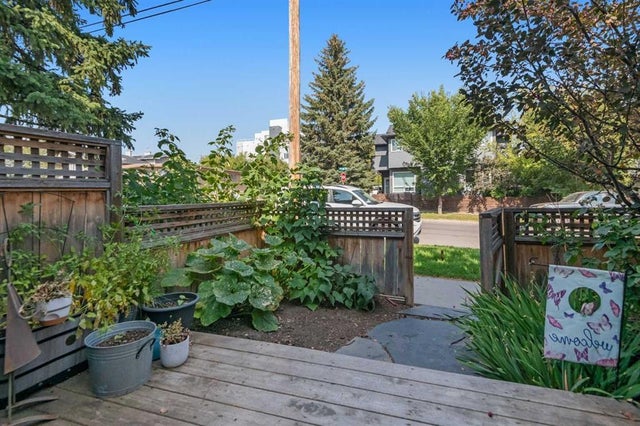 2043 35 Avenue Sw, Calgary
