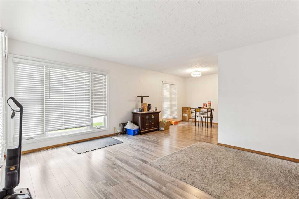 624 26 Avenue Ne Calgary Alberta T2E 1Z5 Winston Heights/Mountview Home For Sale