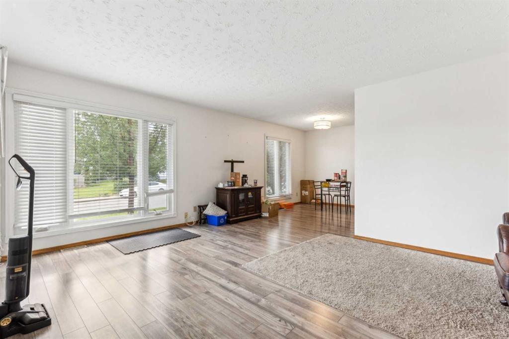 624 26 Avenue Ne Calgary Alberta T2E 1Z5 Winston Heights/Mountview Home For Sale