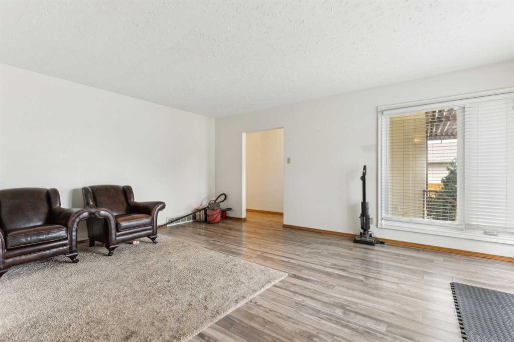 624 26 Avenue Ne Calgary Alberta T2E 1Z5 Winston Heights/Mountview Home For Sale