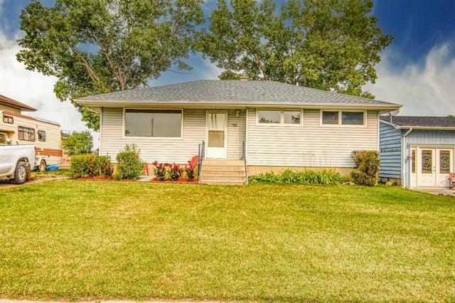 110 4 Avenue, Rockyford