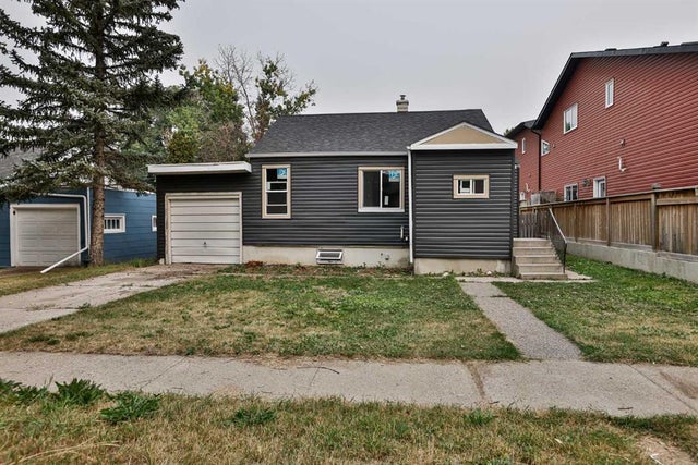 1135 12 Street S, Lethbridge