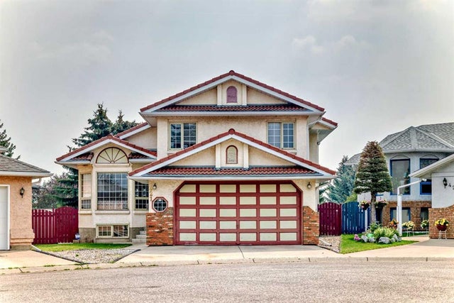 421 Applewood Place Se, Calgary