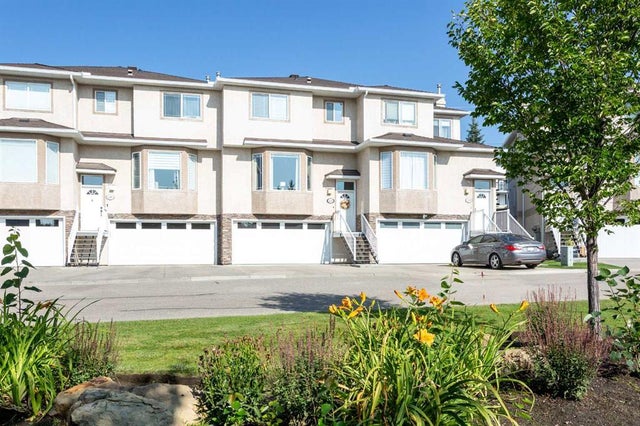 124 Country Hills Gardens Nw, Calgary