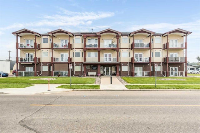 102, 105 Main Street S, Redcliff