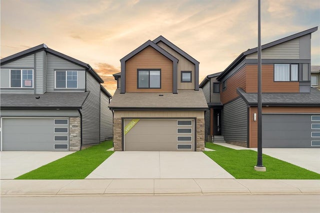 10 Heartwood Villas Se, Calgary