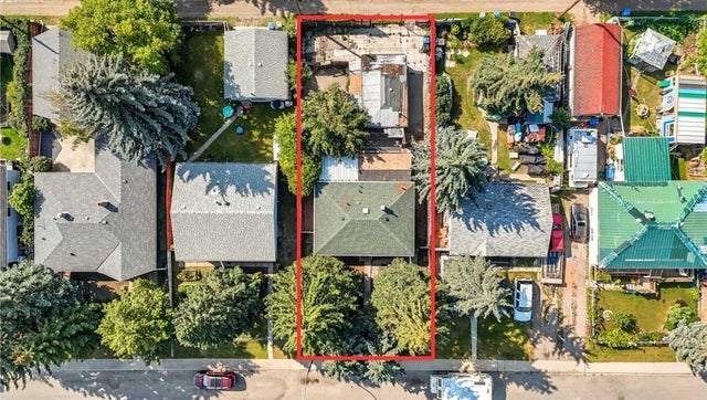7927 36 Avenue Nw, Calgary