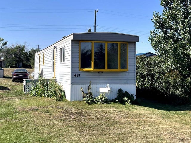 413 4 Street, Suffield
