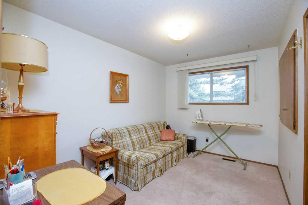 307 Silverthorn Way Northwest, Calgary – Residential Detached Listing Photo 12