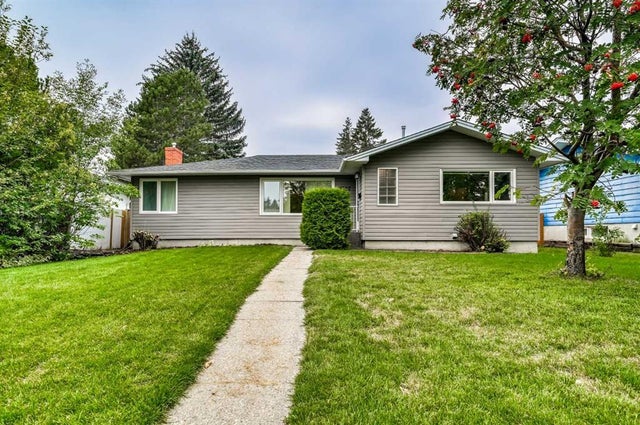 8327 11 Street Sw, Calgary