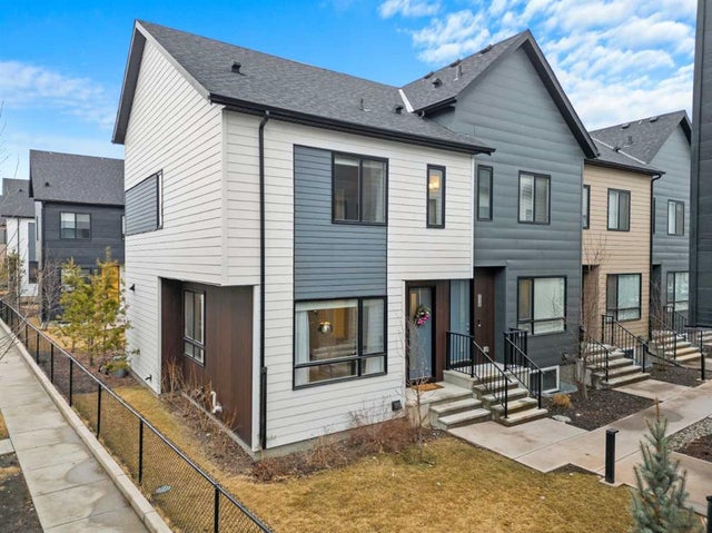 716 Redstone Crescent Ne, Calgary