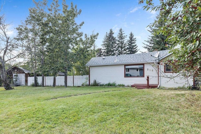 216 Royalties Crescent, Longview