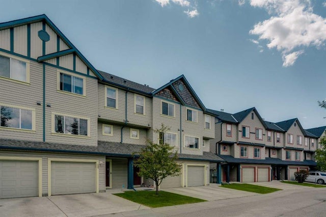 135 Copperfield Lane Se, Calgary