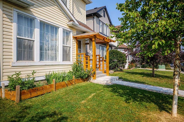 35 Bridlecrest Road Sw, Calgary