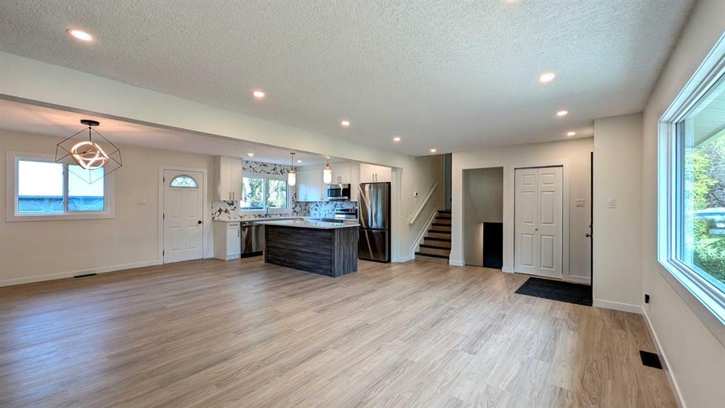 103 Haverhill Road Southwest, Calgary – Residential Detached Listing Photo 5