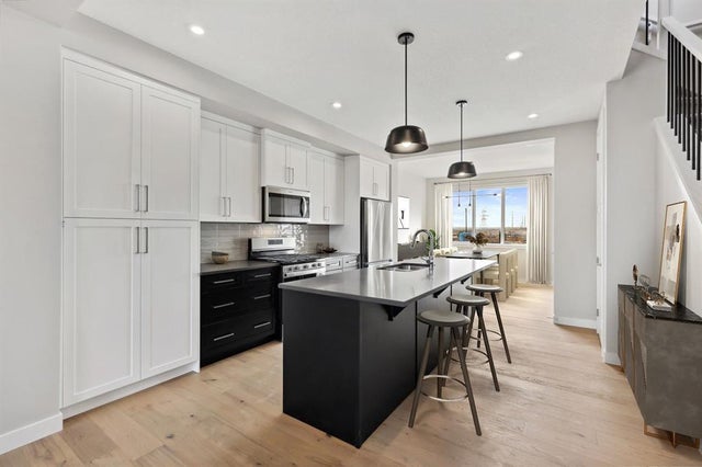 77 Sora Gate Se, Calgary