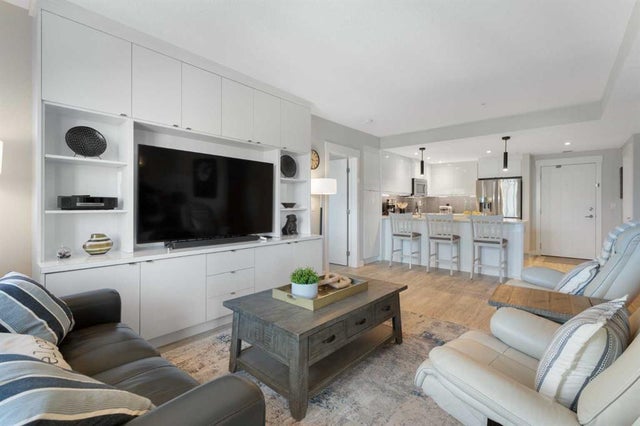 227, 15 Aspenmont Heights Sw, Calgary