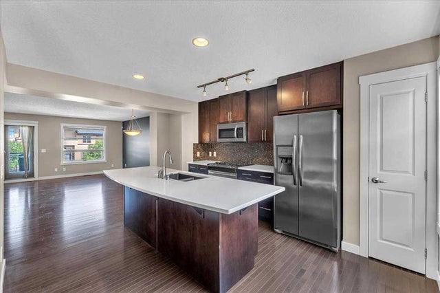 25 Aspen Hills Green Sw, Calgary