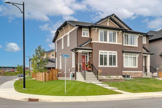 63 Wolf Gate, Okotoks