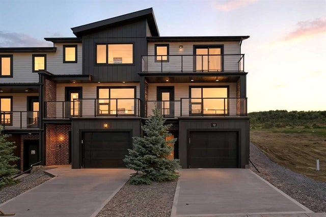 10 Violet Point, Sylvan Lake