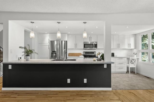 2 Canterbury Gardens Sw, Calgary