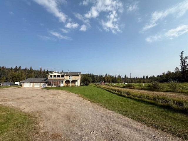 106 West River Road, Hinton