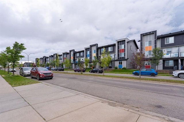203, 335 Redstone Walk Ne, Calgary