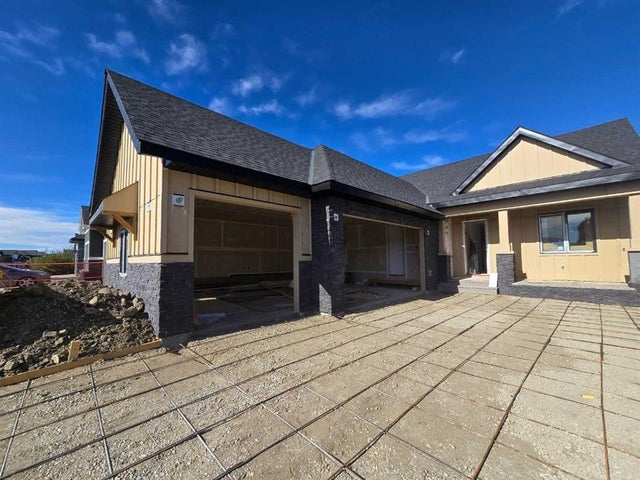 150 Muirfield Boulevard, Lyalta