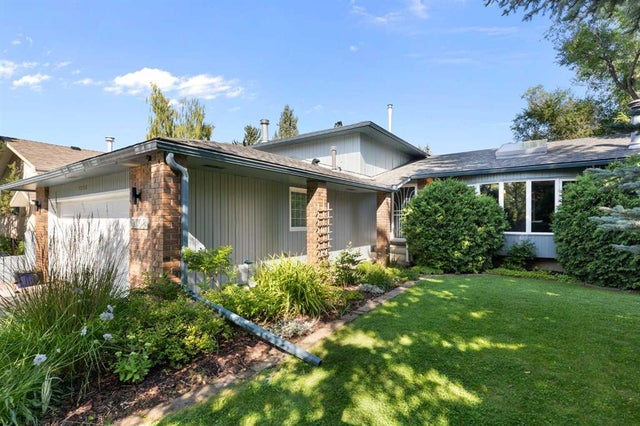 9308 26 Street Sw, Calgary
