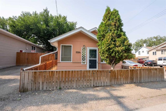 1221 4 Avenue S, Lethbridge