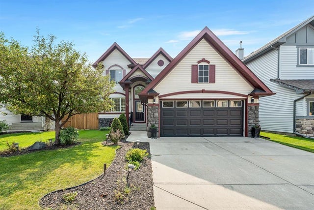 15 Drake Landing Drive, Okotoks